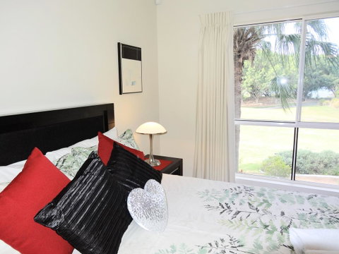 Waterfront Resort Villa With Buggy - Hotel QLD 11