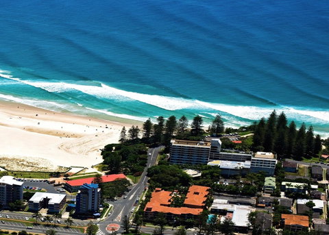 Komune Resort And Beach Club Greenmount Beach - Hotel QLD 3