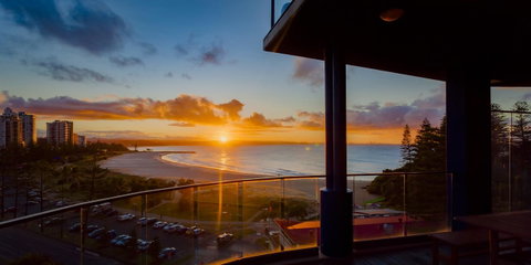 Komune Resort And Beach Club Greenmount Beach - Hotel QLD 10