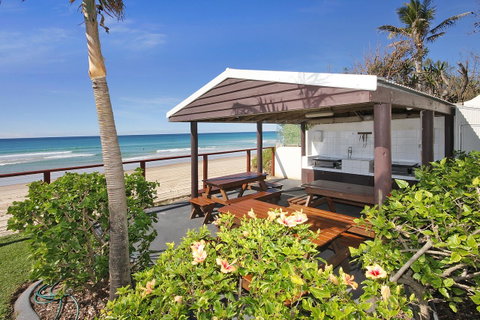 Spindrift On The Beach - Absolute Beachfront - Hotel QLD 10