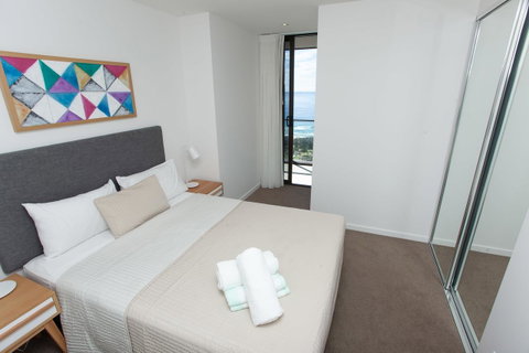 High Floor Ocean View Suites Broadbeach - Hotel QLD 14