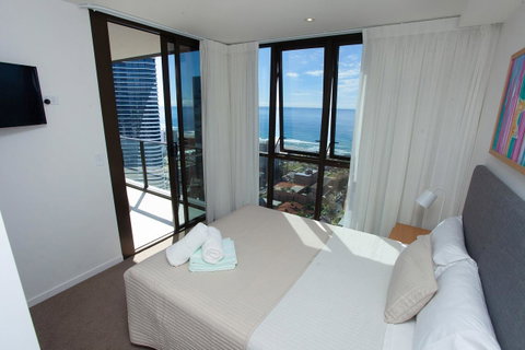 High Floor Ocean View Suites Broadbeach - Hotel QLD 13