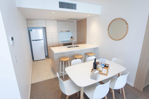 High Floor Ocean View Suites Broadbeach - Hotel QLD 9