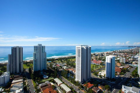 High Floor Ocean View Suites Broadbeach - Hotel QLD 17