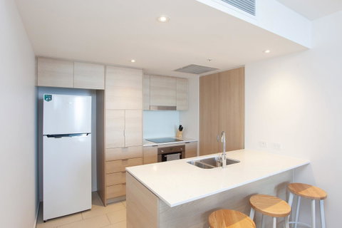 High Floor Ocean View Suites Broadbeach - Hotel QLD 24