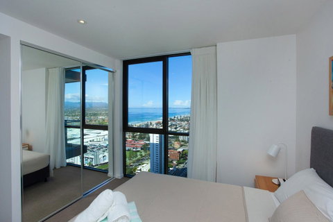 High Floor Ocean View Suites Broadbeach - Hotel QLD 12