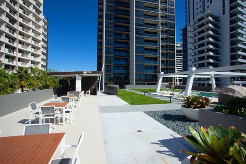 High Floor Ocean View Suites Broadbeach - Hotel QLD 33