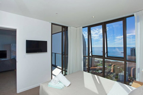 High Floor Ocean View Suites Broadbeach - Hotel QLD 11