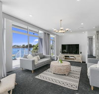 Havana Blue - Large 4 Bedroom Family Home - Hotel QLD