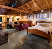 Sharlynn by the River - Hotel QLD