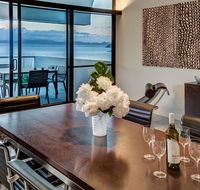 Waves 3 Luxury 3 Bedroom Endless Ocean Views Central Location  Buggy - Hotel QLD