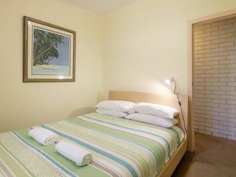 Whispering Trees - Hotel QLD 1