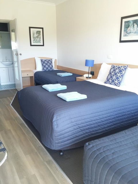 White Manor Motel - Hotel QLD 2
