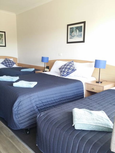 White Manor Motel - Hotel QLD 3