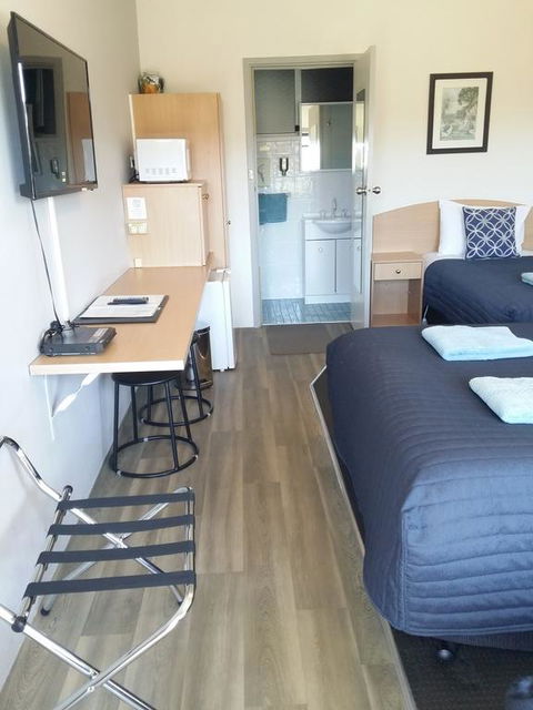 White Manor Motel - Hotel QLD 1