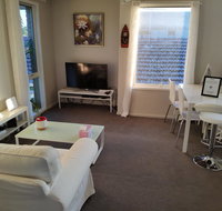 Whole storey 2 BedroomsKitchenLiving room in Glen Waverley - Hotel QLD
