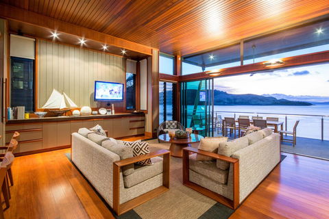 Yacht Club Villa - Hotel QLD 3