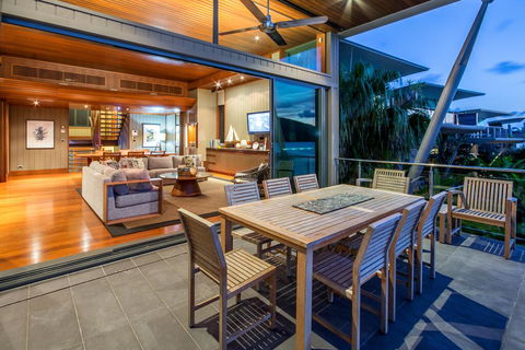 Yacht Club Villa - Hotel QLD 2