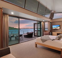 Yacht Club Villa 33 - Serenity - 4 Bedroom 4 Bathroom House Ocean Views 2 Buggies - Hotel QLD