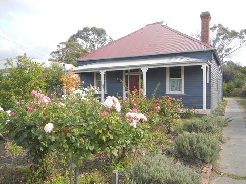 Yarram Cottage: Art And Accommodation - Hotel QLD 0