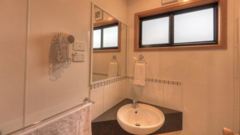 Yea Riverside Caravan Park - Hotel QLD 3