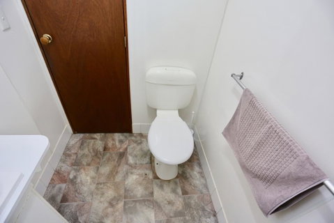 Young Caravan Park - Hotel QLD 3