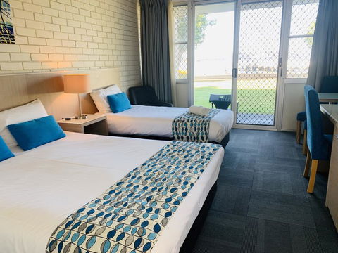 Zorba Waterfront Motel - Hotel QLD 2