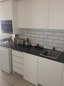 Direct Hotels - North Shore Kawana - Hotel QLD 4