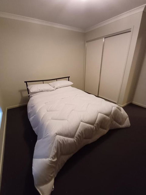 A Beautiful And Spacious Home - Hotel QLD 3