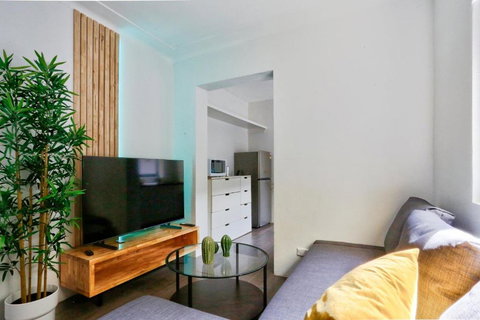 Affordable 2 Bedroom House Surry Hills 2 E-Bikes Included - Hotel QLD 1