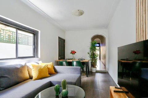 Affordable 2 Bedroom House Surry Hills 2 E-Bikes Included - Hotel QLD 0