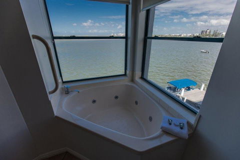 La Promenade - Hotel QLD 4