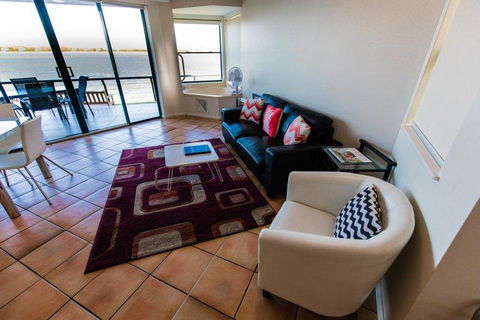 La Promenade - Hotel QLD 3
