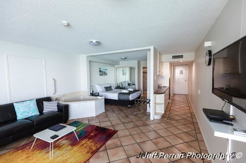 La Promenade - Hotel QLD 28