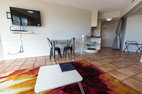 La Promenade - Hotel QLD 15