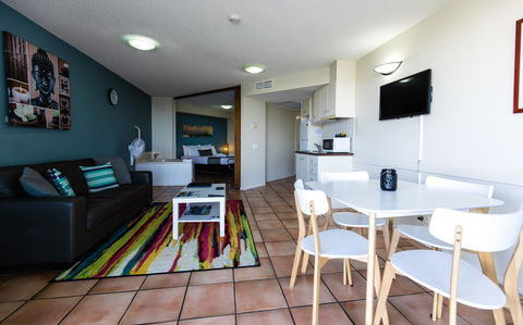 La Promenade - Hotel QLD 24