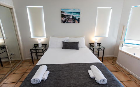 La Promenade - Hotel QLD 16