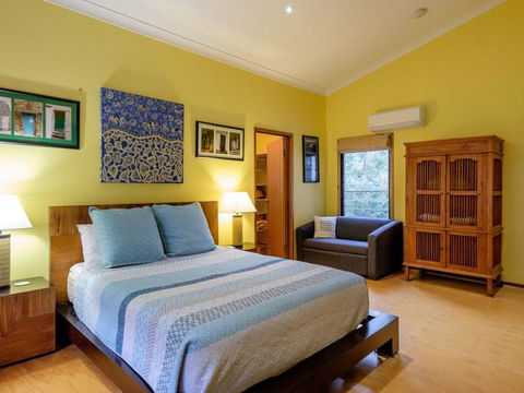 Five Bimba (Tractor House) - Hotel QLD 6