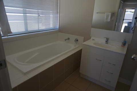 Far Away Escape - Hotel QLD 5