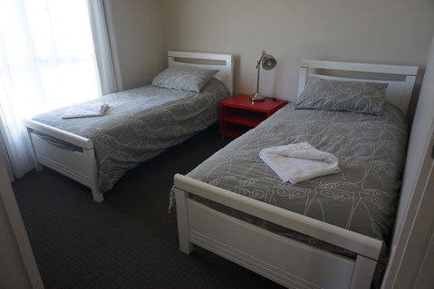 Far Away Escape - Hotel QLD 4
