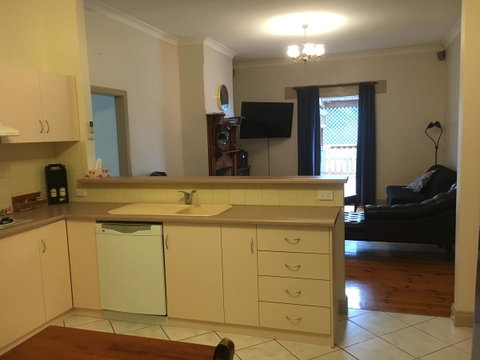 Jasons Place - Hotel QLD 6
