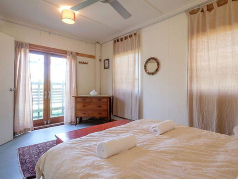Eddies Place - Hotel QLD 6