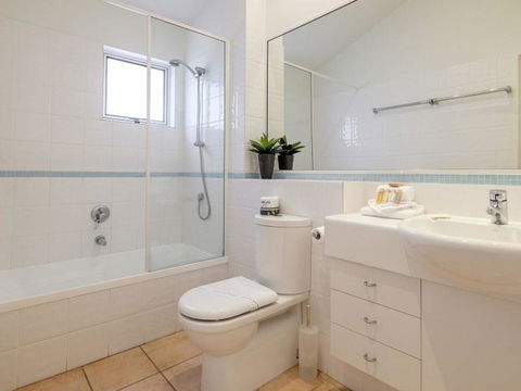 Beachies 3 - Hotel QLD 12