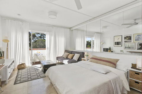 23a At The Islander - Hotel QLD 1