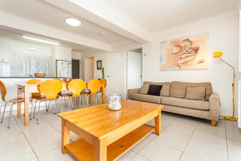 Seychelles Down - Hotel QLD 10