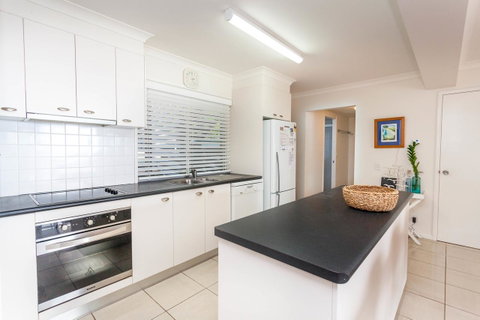 Seychelles Down - Hotel QLD 15