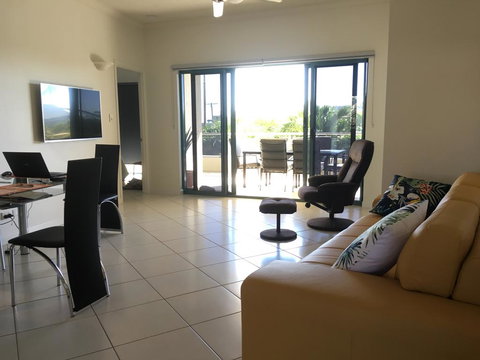 #1 On The Strand - Hotel QLD 3