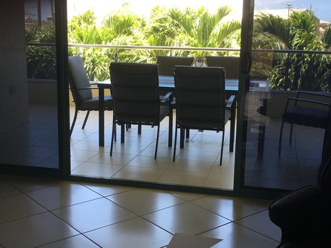 #1 On The Strand - Hotel QLD 2