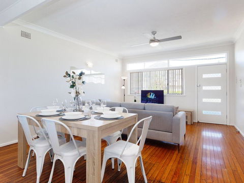 'Shoalz', 28 Rigney Street - Renovated Pet Friendly Cottage & Boat Parking - Hotel QLD 2