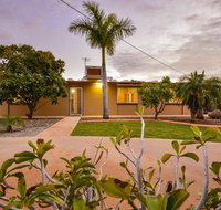 13 Grenadier Street - Shady Haven with a Large Outdoor Entertaining Area - Hotel QLD